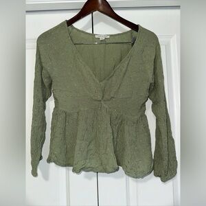 American Eagle Lightweight Loose-Fit Longsleeve Blouse S